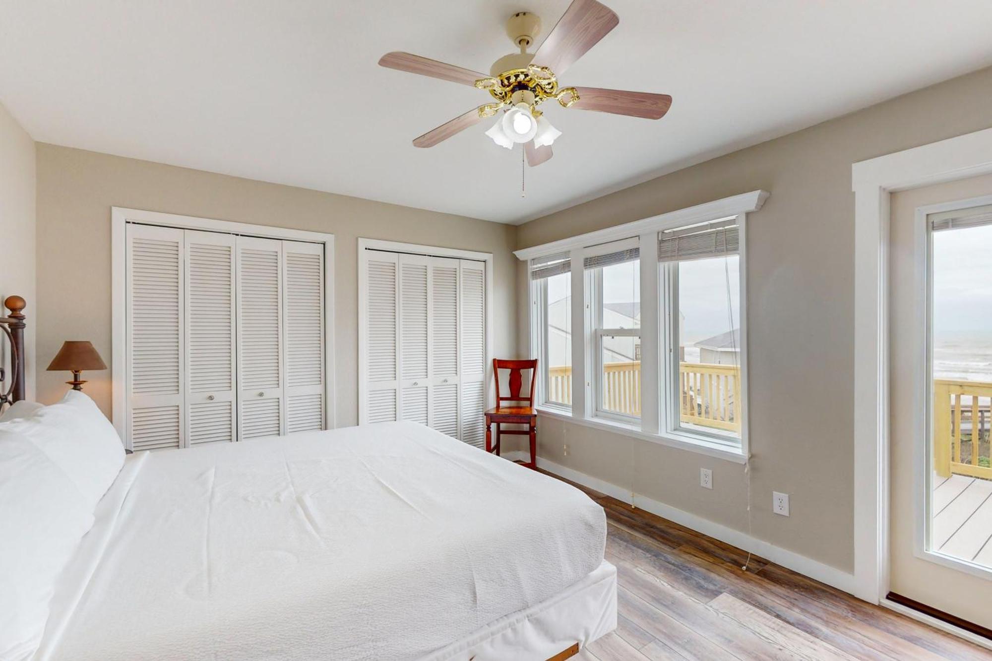 Lost Colony IV Port Aransas Room photo