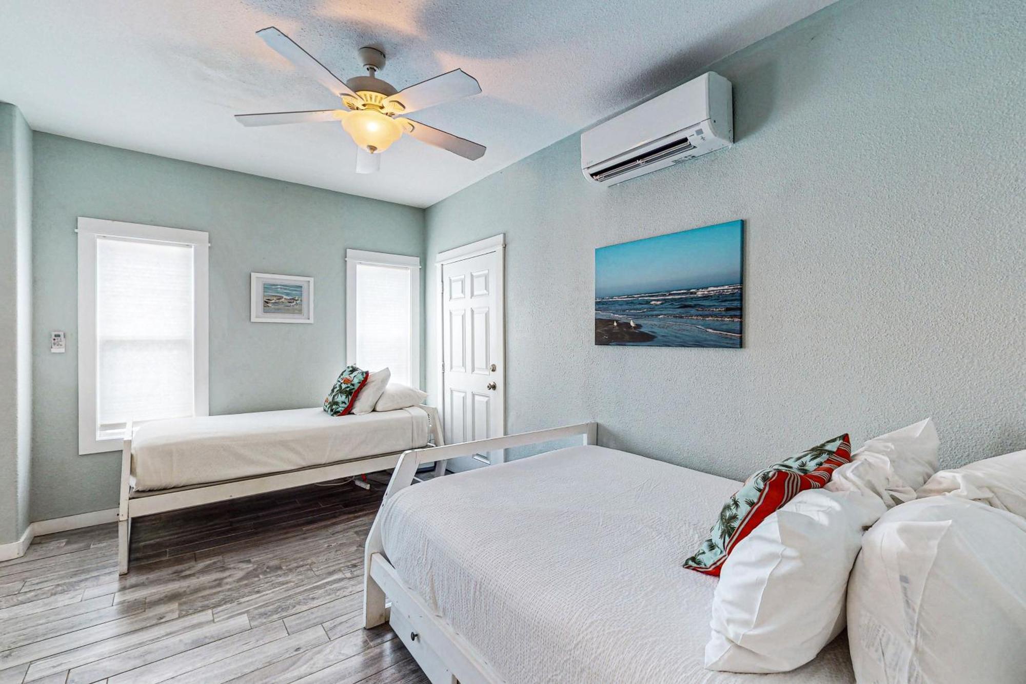 Lost Colony IV Port Aransas Room photo
