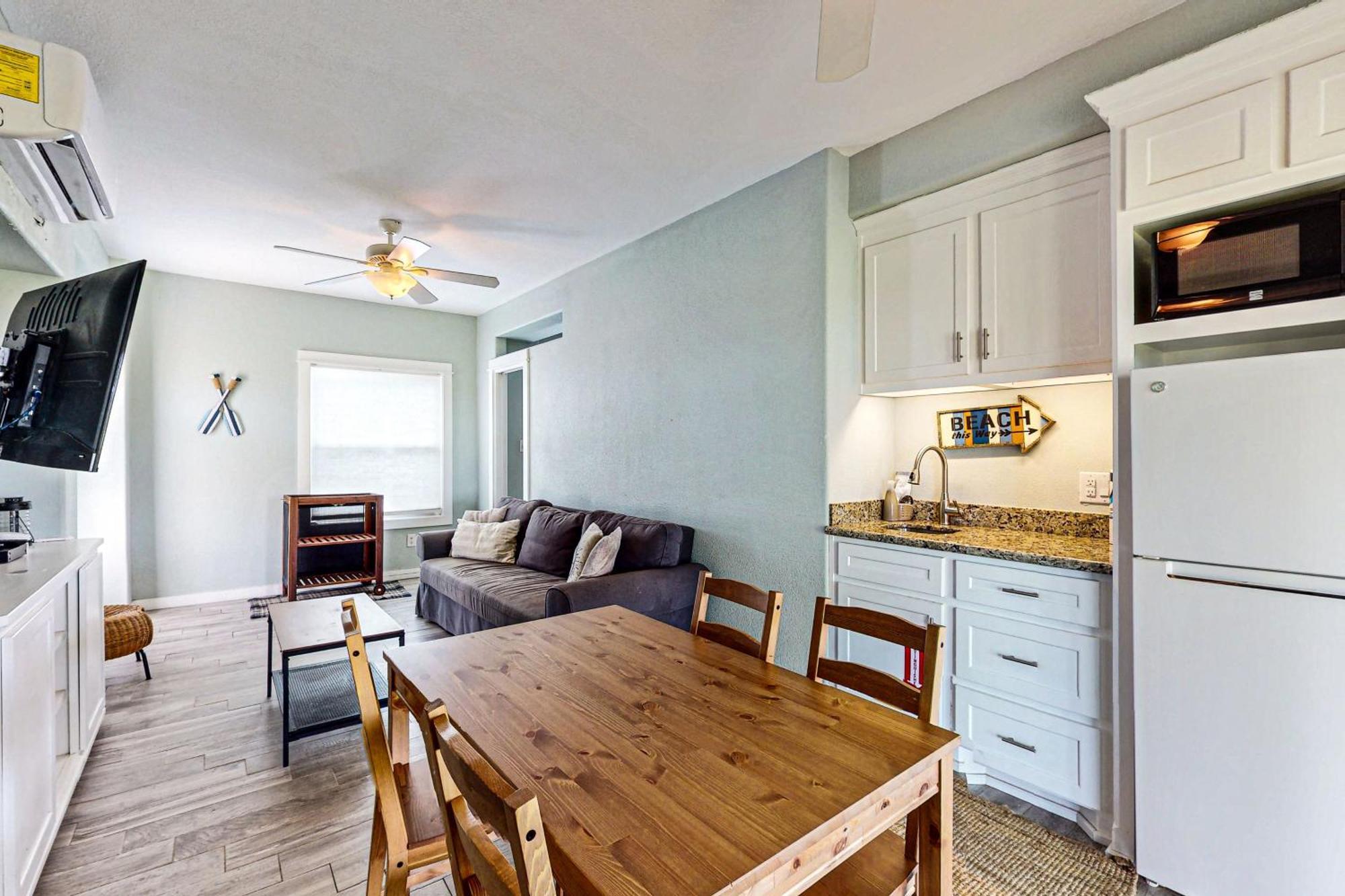 Lost Colony IV Port Aransas Room photo